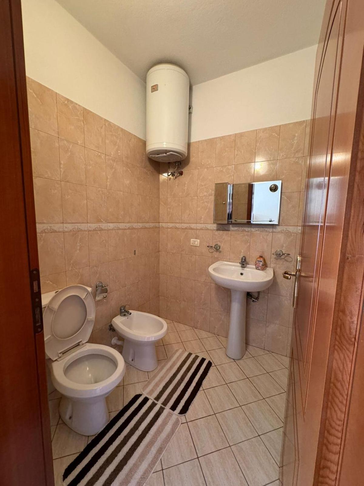 Sol Central Apartament Durrës Esterno foto