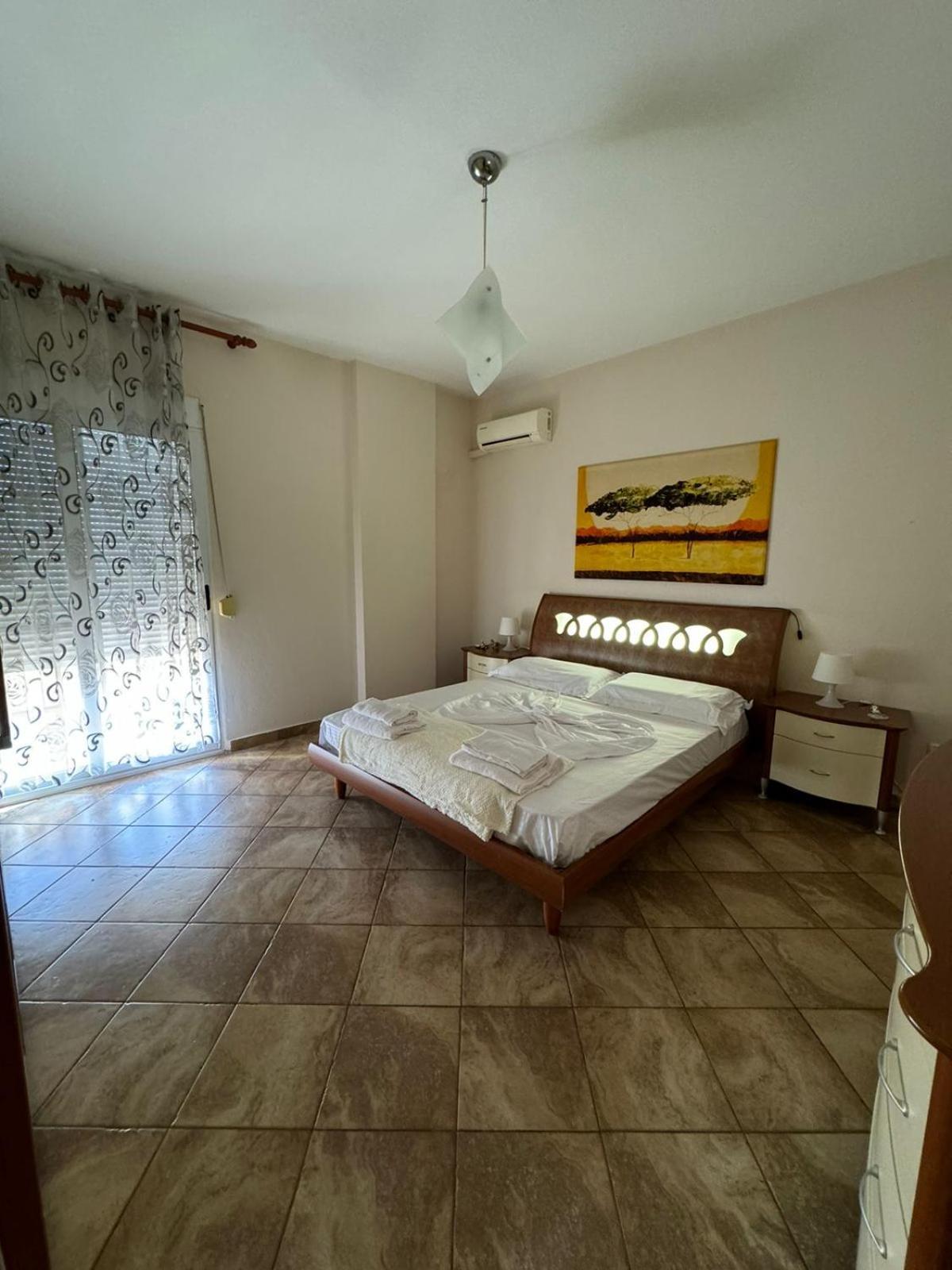 Sol Central Apartament Durrës Esterno foto